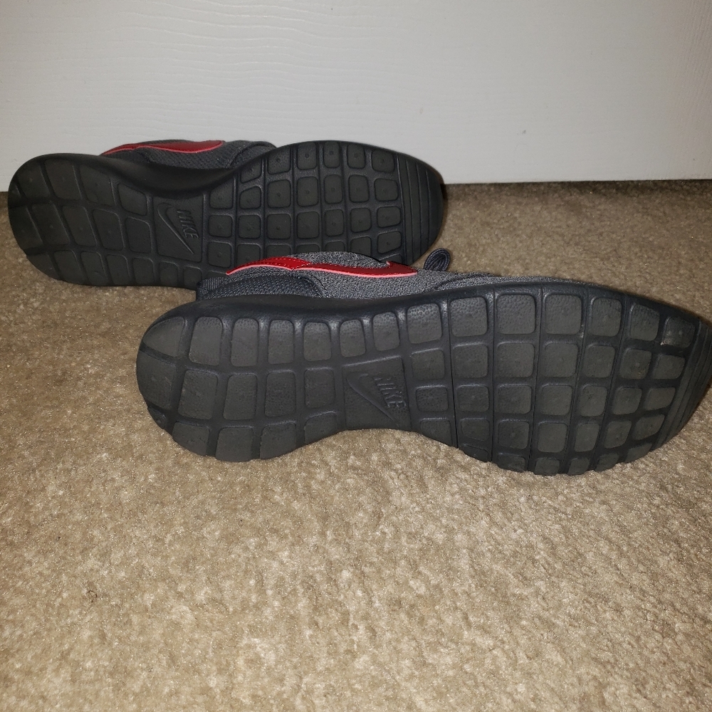 NIKE - Picture 4 of 4
